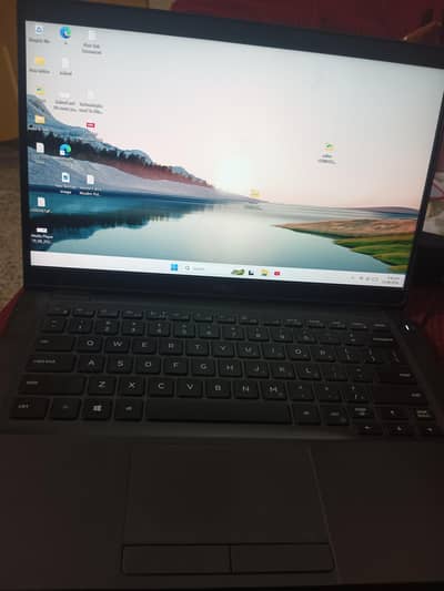 Latitude 5300