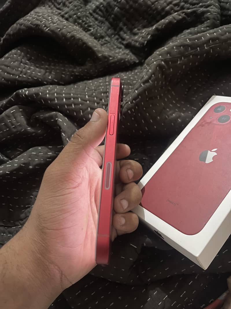 Apple iPhone 13 5