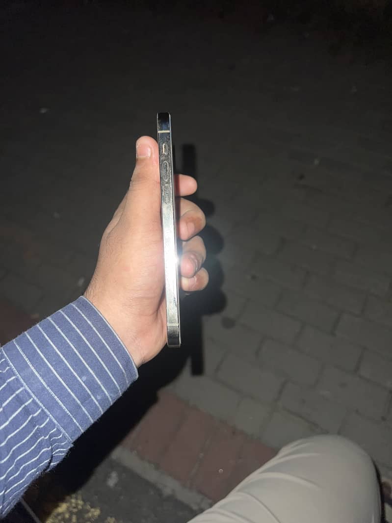 Apple iPhone 12 Pro 2