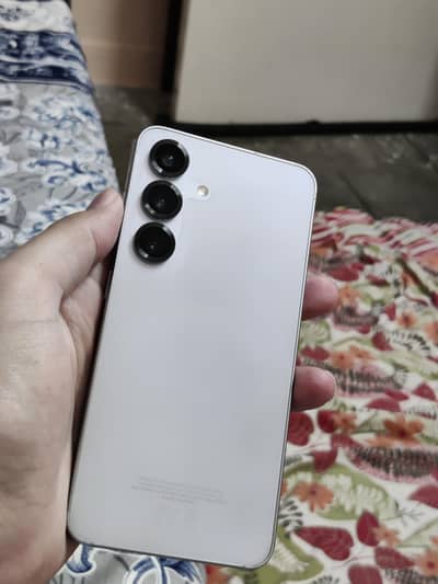 Samsung S25 12/128 Non PTA Complete box Mint Condition.