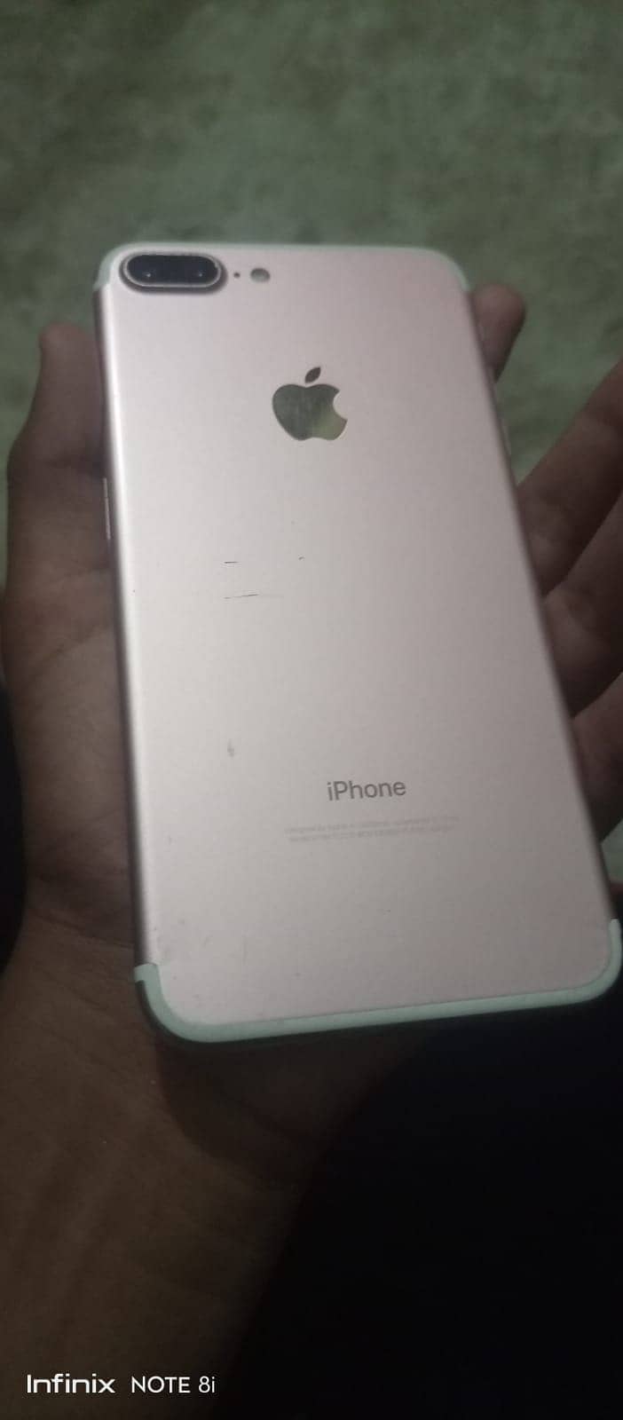 Apple iPhone 7 Plus 5