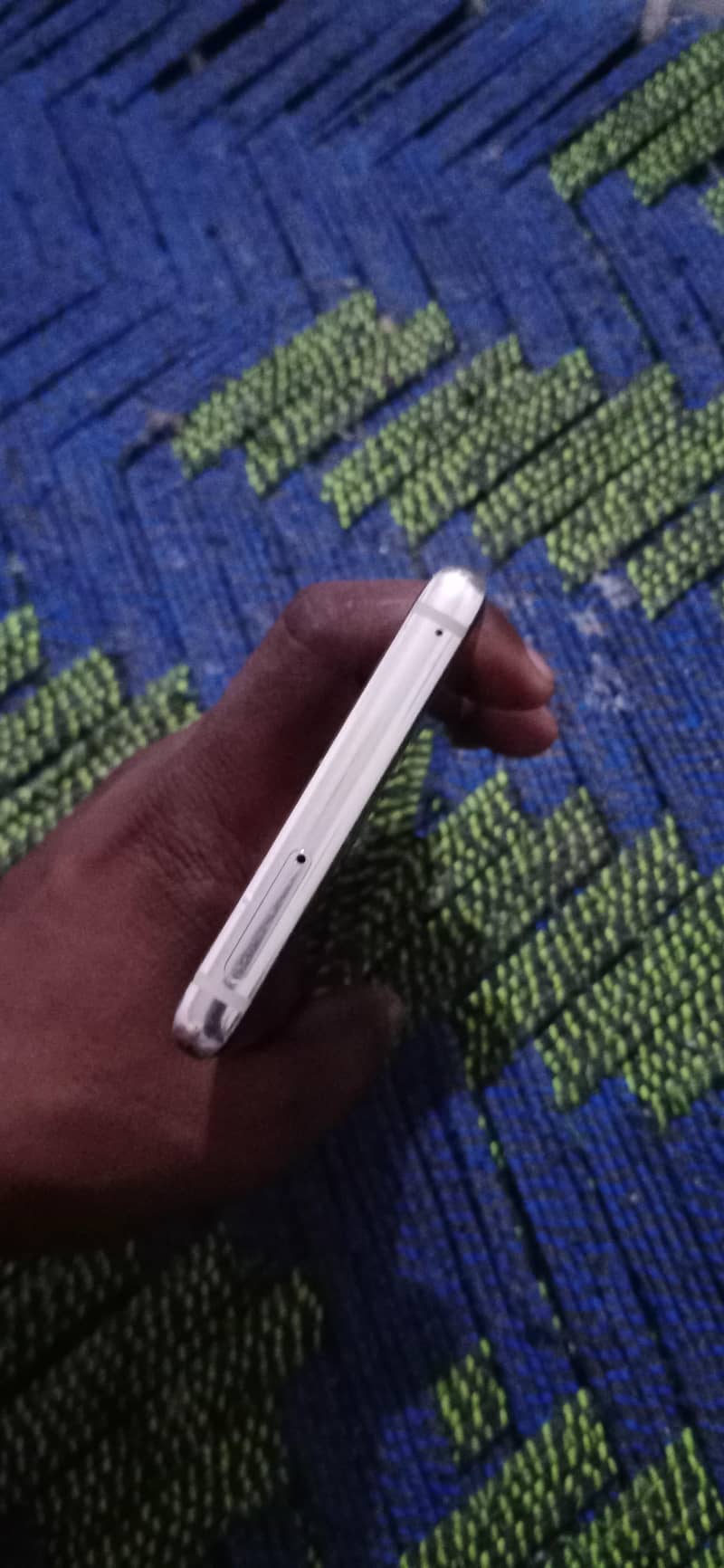 Samsung Mobile Note 8 4