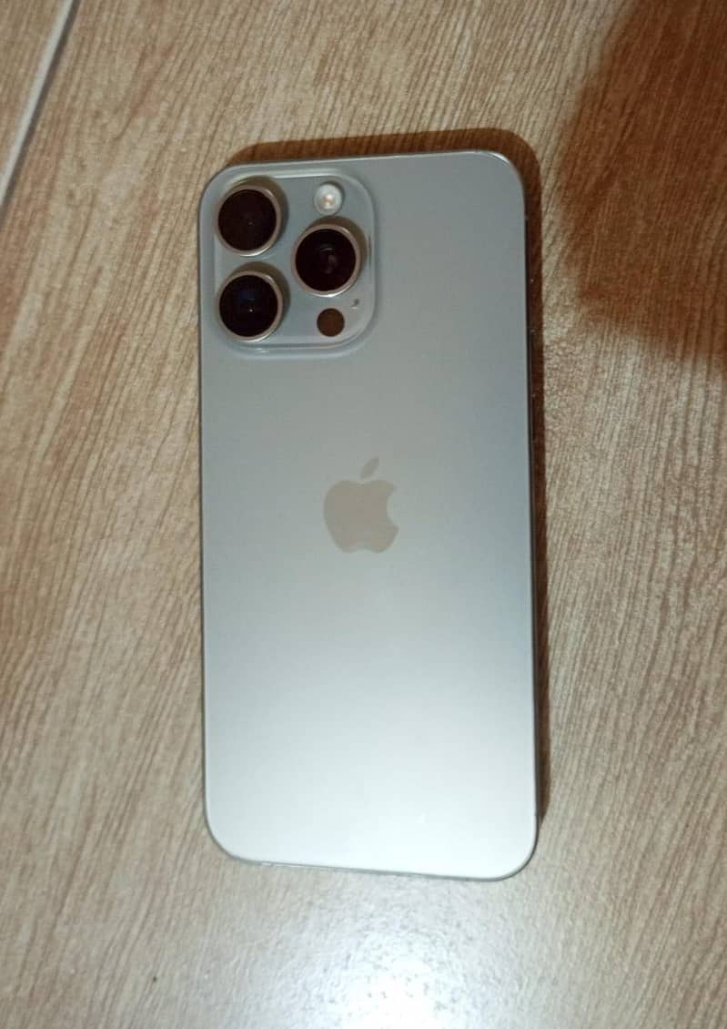 iPhone 15 Pro Max 0