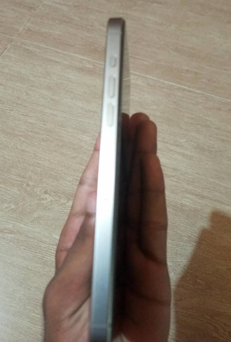 iPhone 15 Pro Max 2