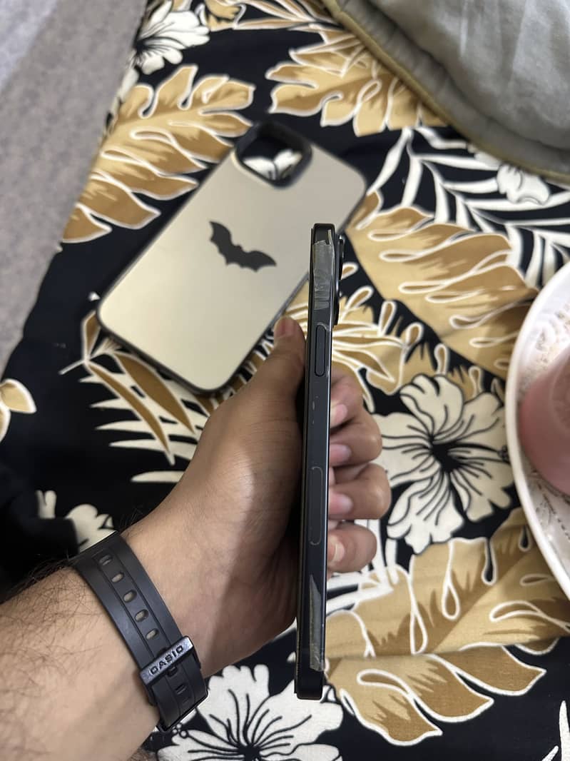 Apple iPhone 15 plus 3