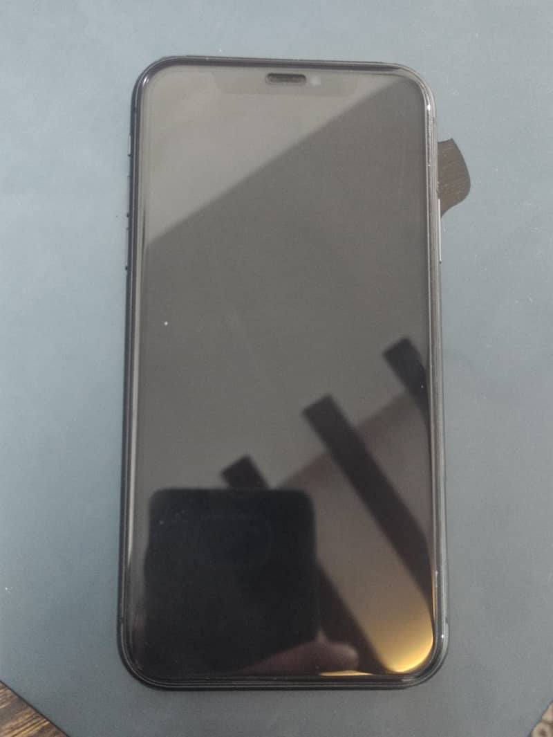 Apple iPhone 11 4