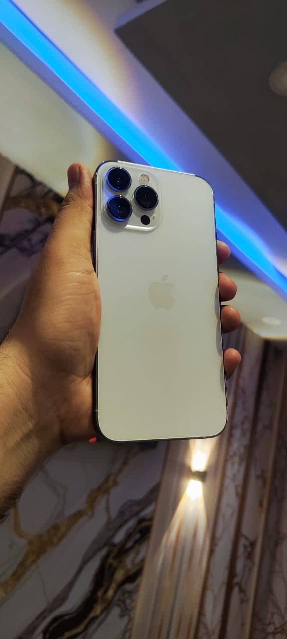 Apple iPhone 13 Pro Max 5