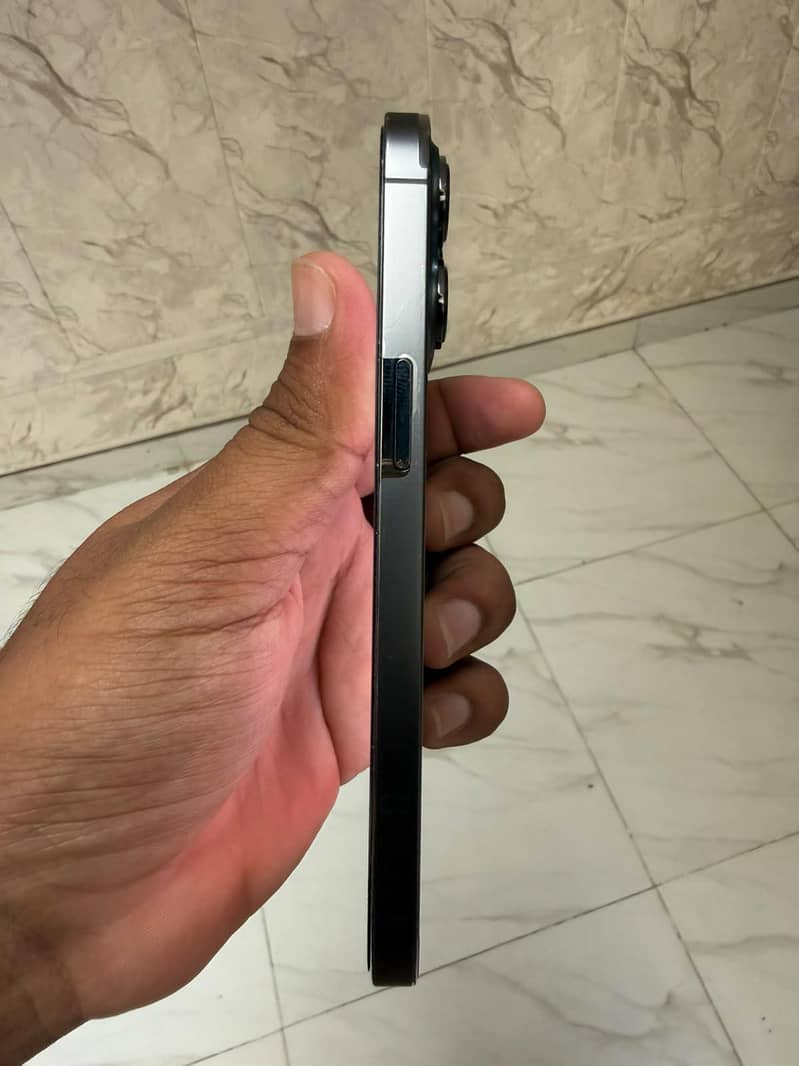 Apple iPhone 13 Pro 1