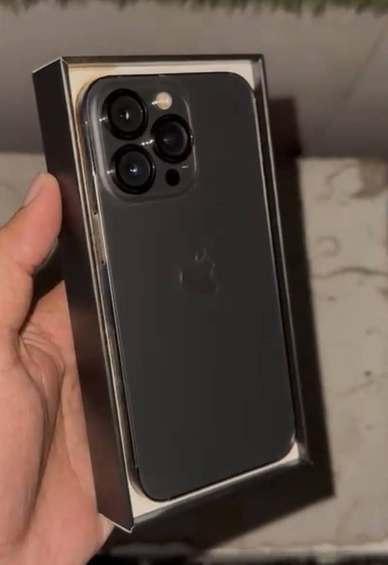Apple iPhone 13 Pro 2