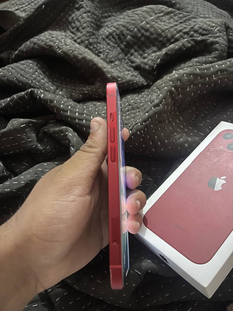 Apple iPhone 13 4