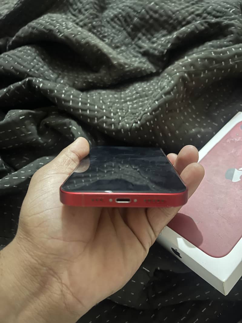 Apple iPhone 13 5