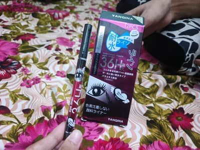 eye liner