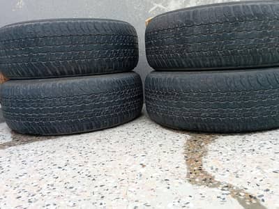 4*4 gari ka tyre ha