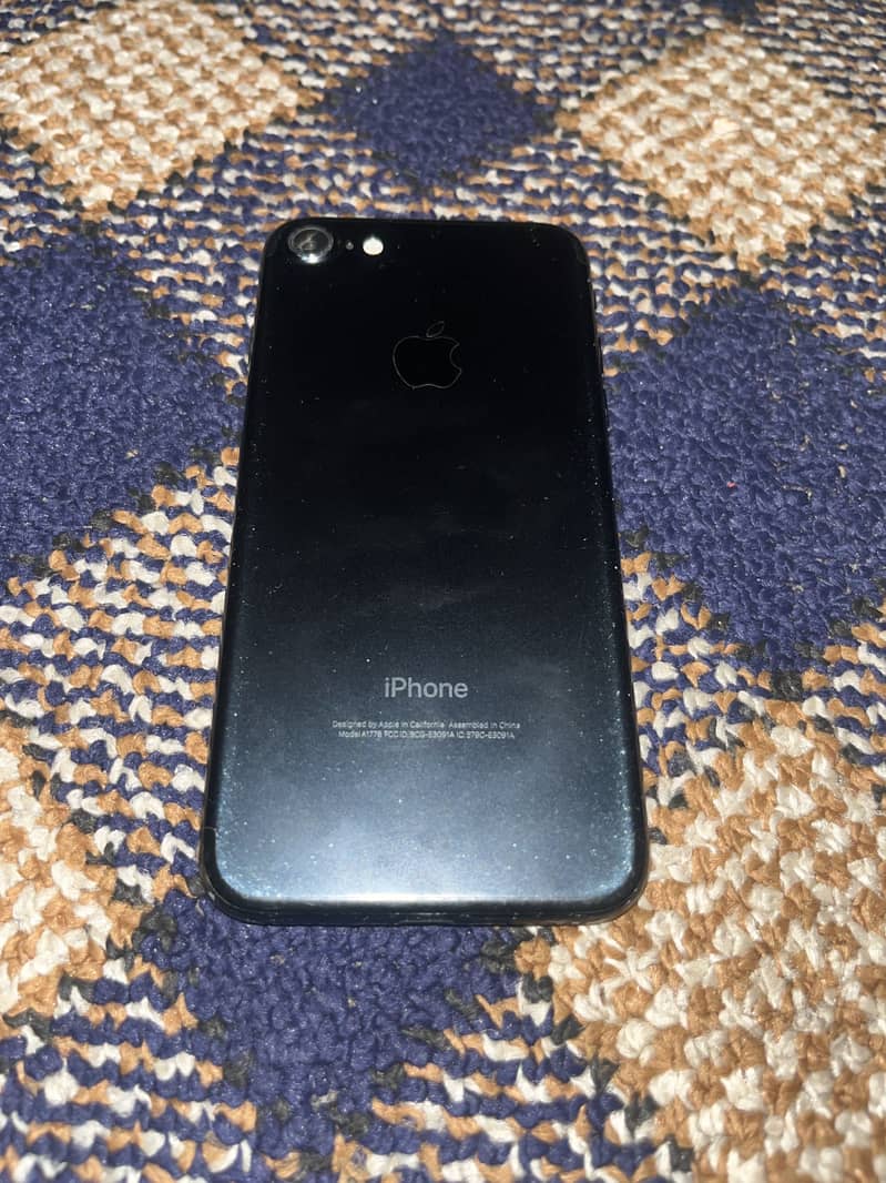 Apple iPhone 7 0