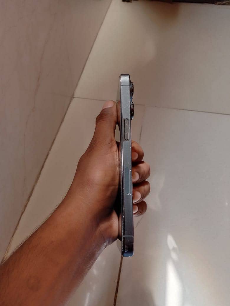 Apple iPhone 13 Pro 4