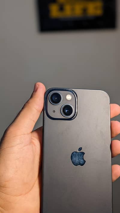 Apple iPhone 13