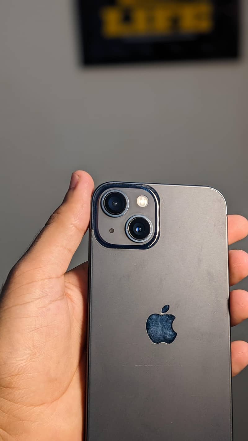Apple iPhone 13 0