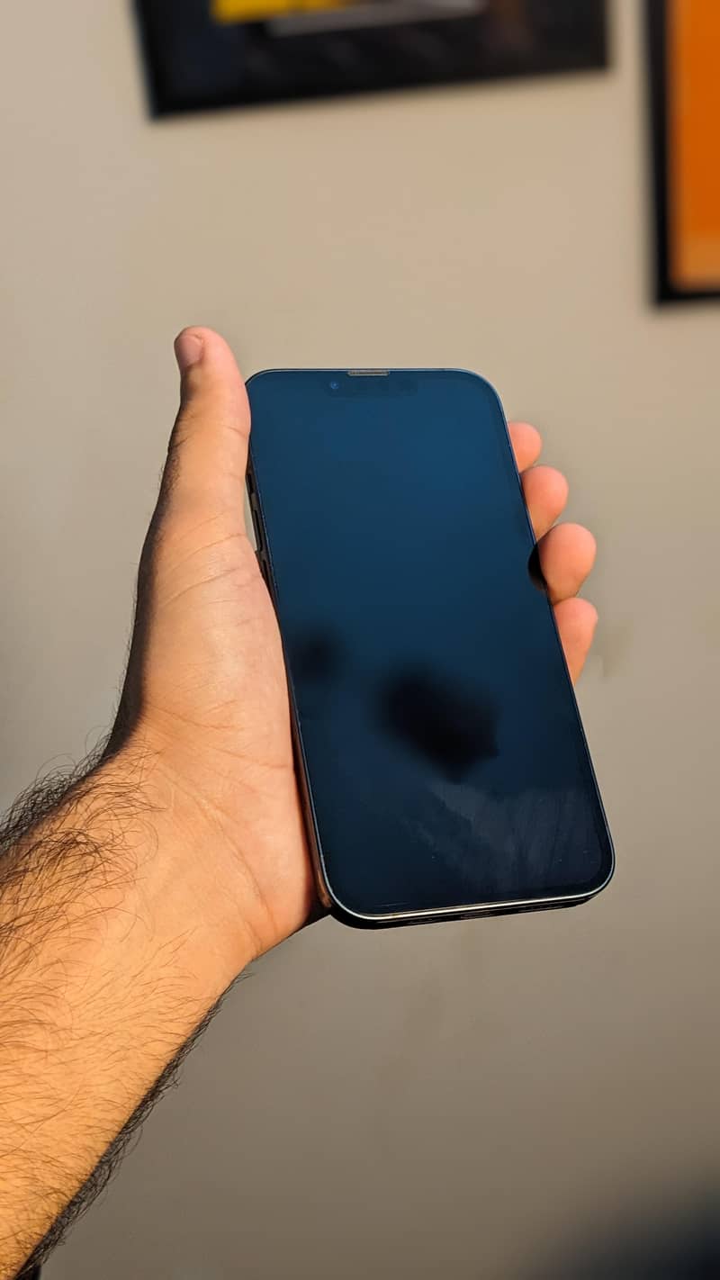 Apple iPhone 13 5