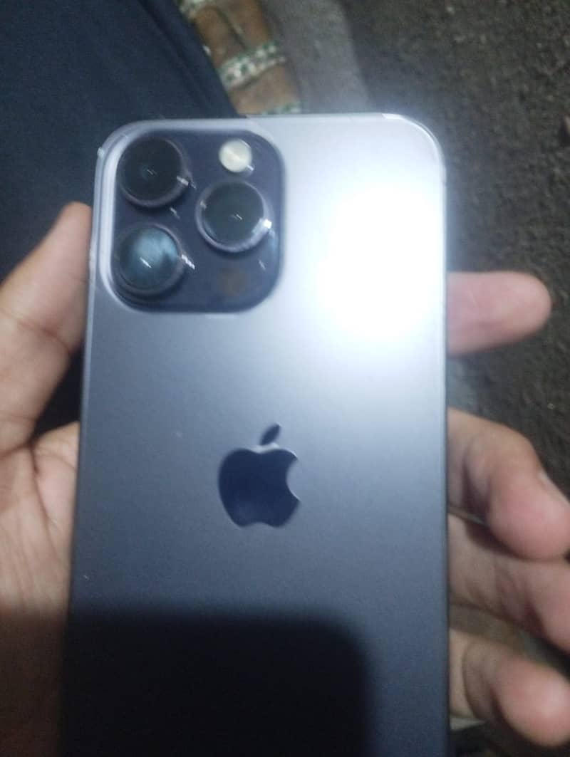 Apple iPhone 14 Pro Max 1