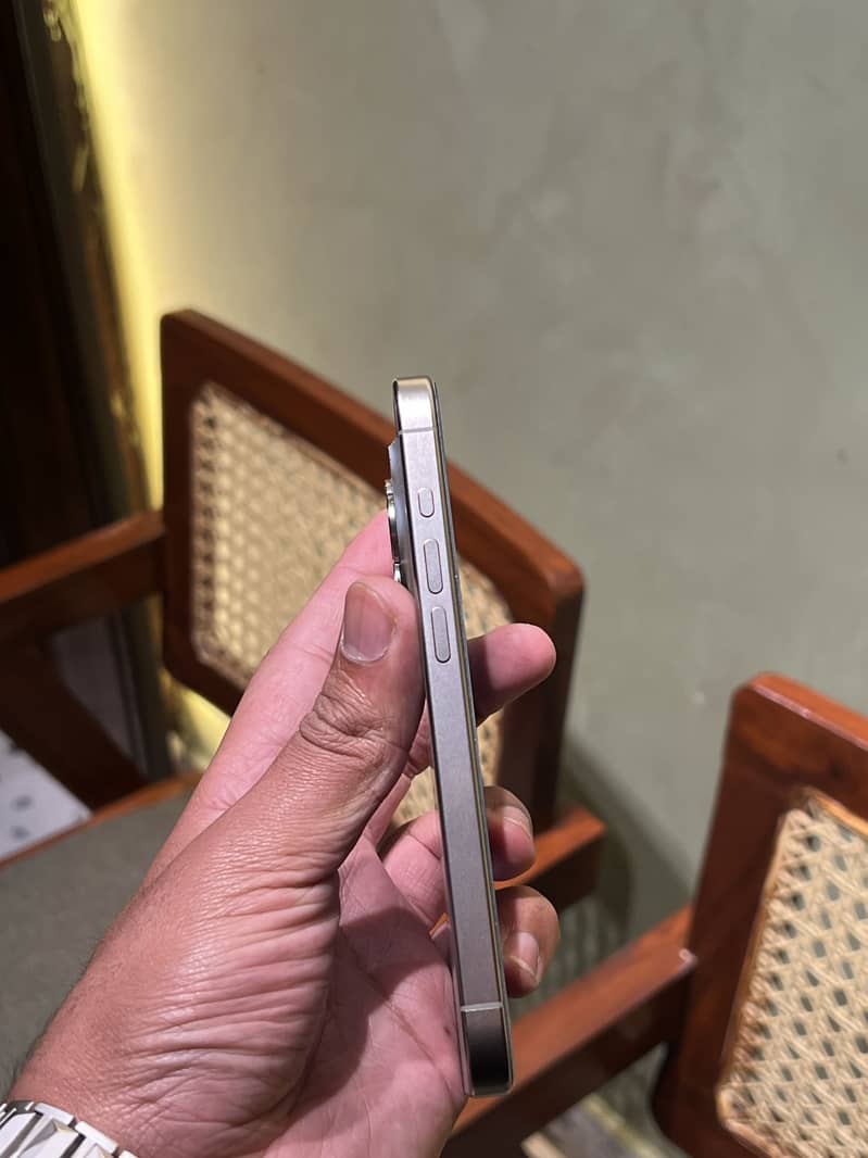 iPhone 15 Pro 2