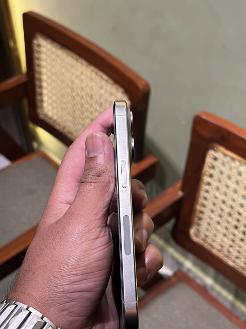 iPhone 15 Pro 3