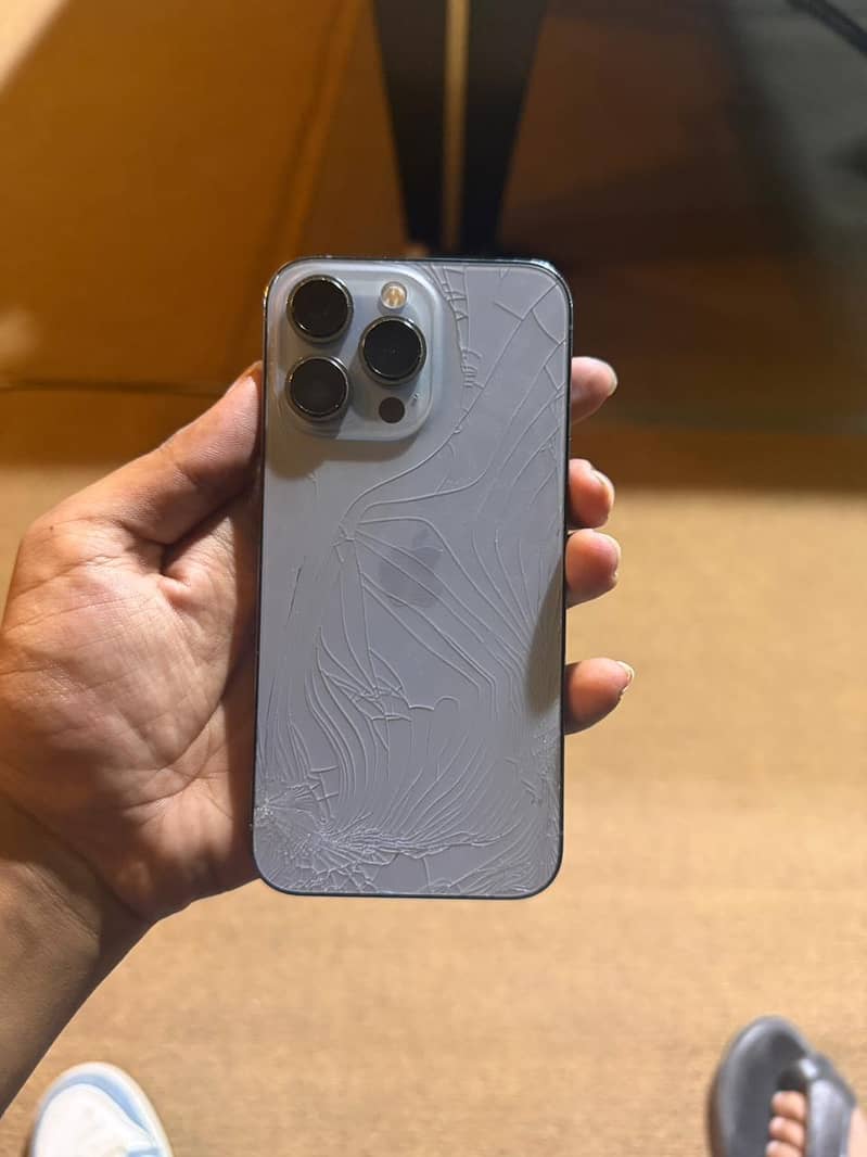 Apple iPhone 13 Pro 0
