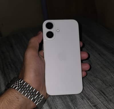 Apple iPhone 16