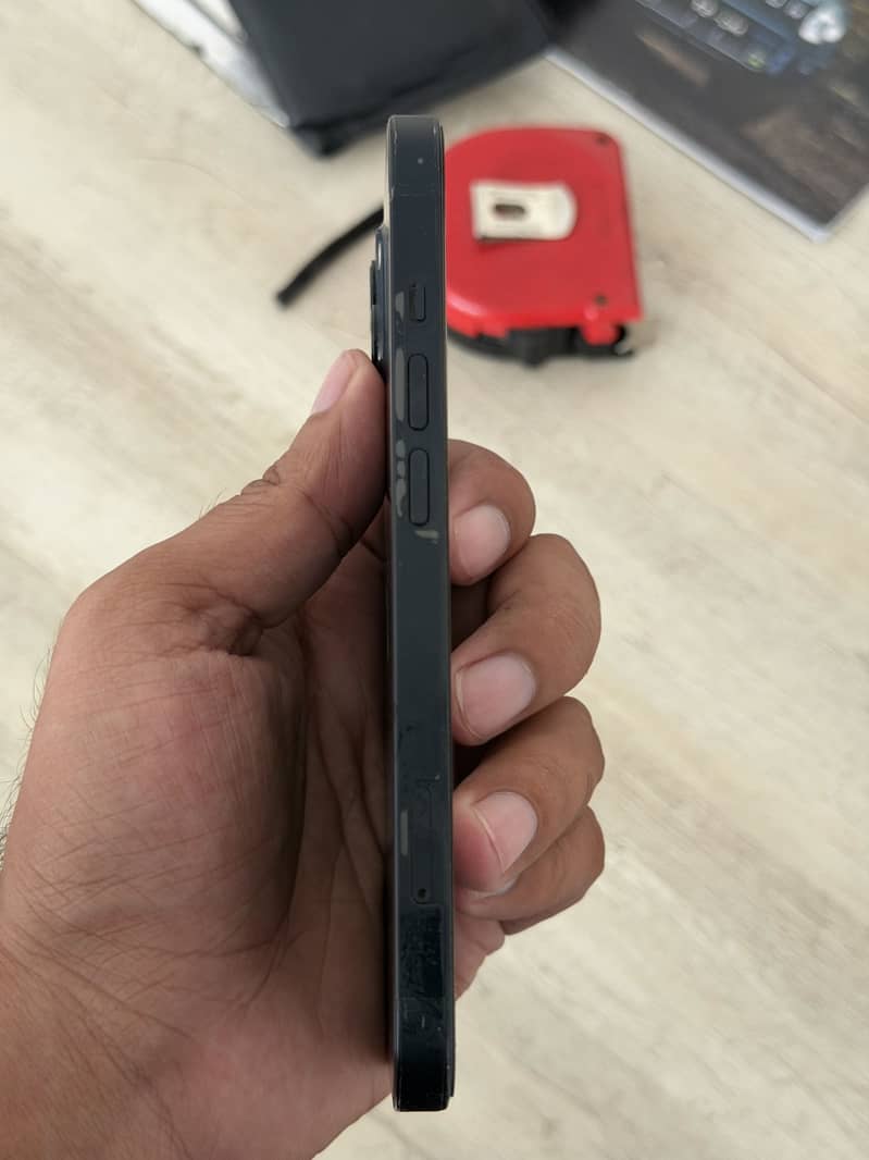 Apple iPhone 13 3