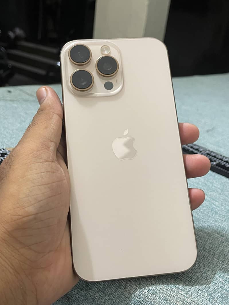Apple iPhone 16 Pro Max 0