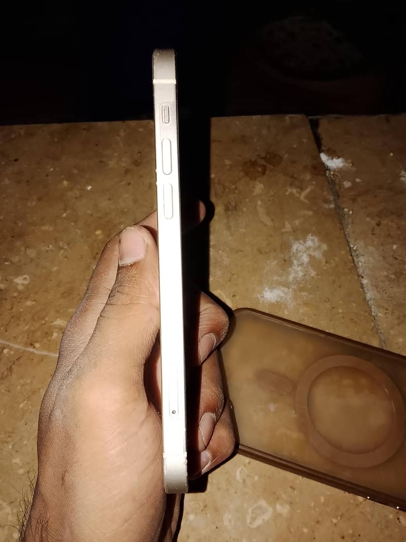 Apple iPhone 12 1