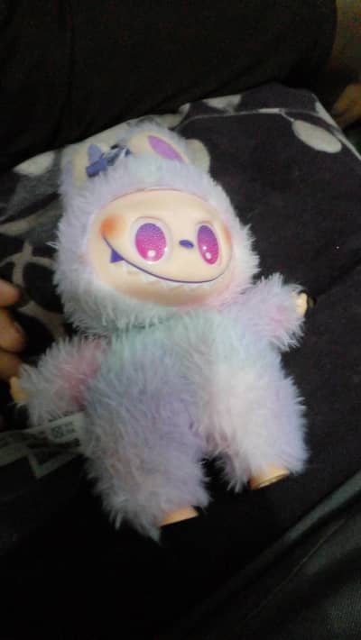 selling labubu