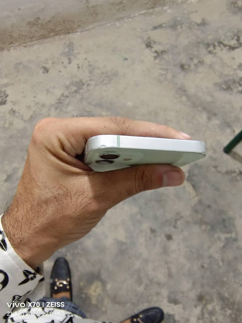 Apple iPhone 12 1