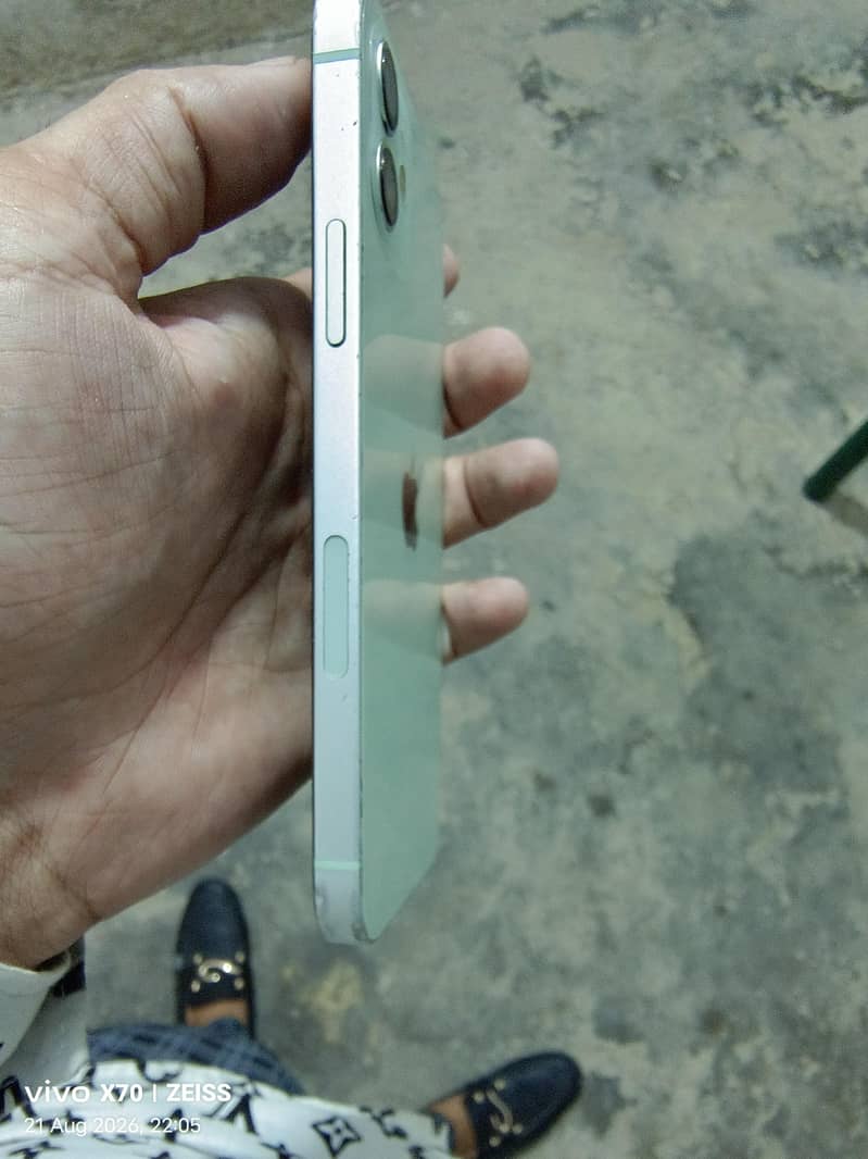 Apple iPhone 12 3