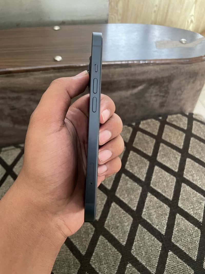 Apple iPhone 13 3
