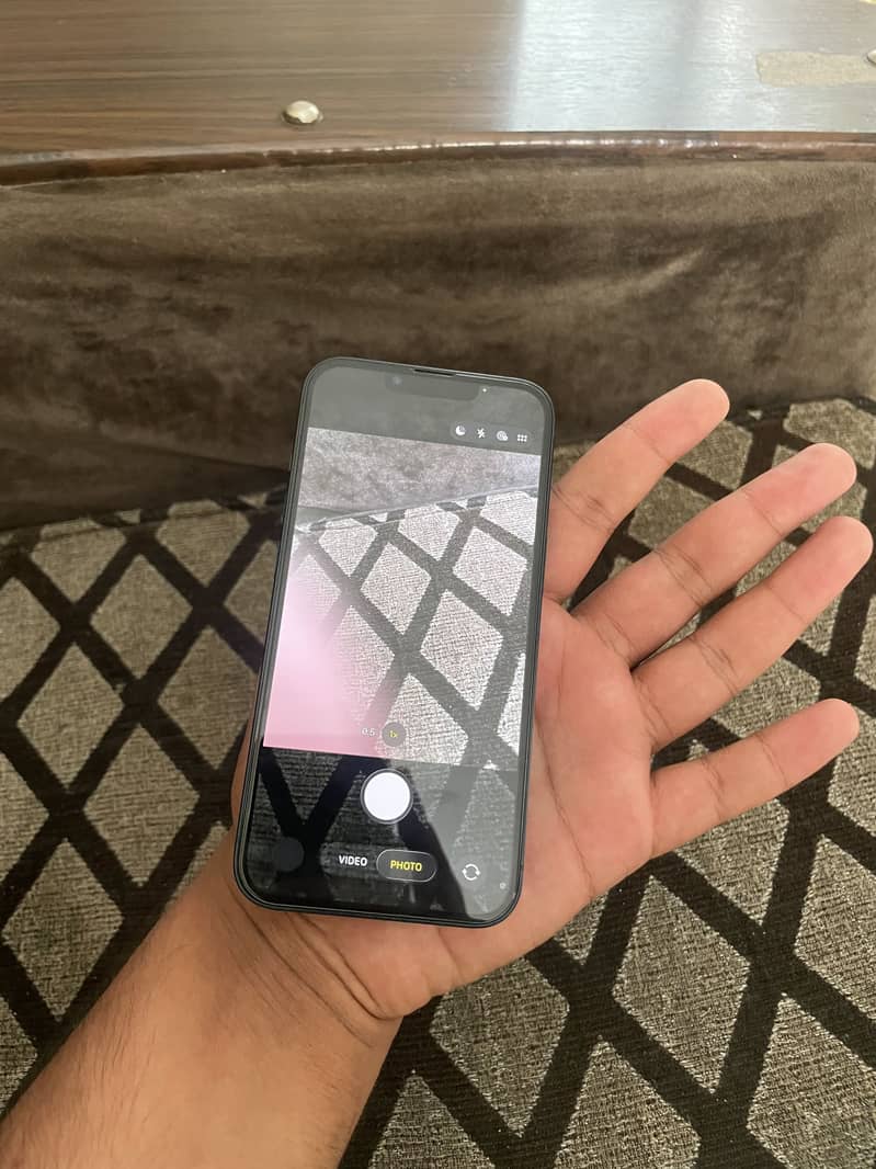 Apple iPhone 13 5