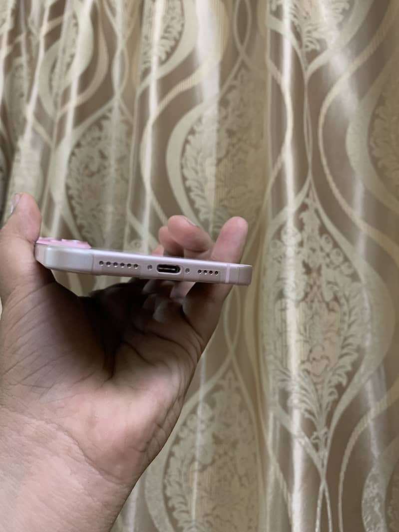 Apple iPhone 15 plus 4