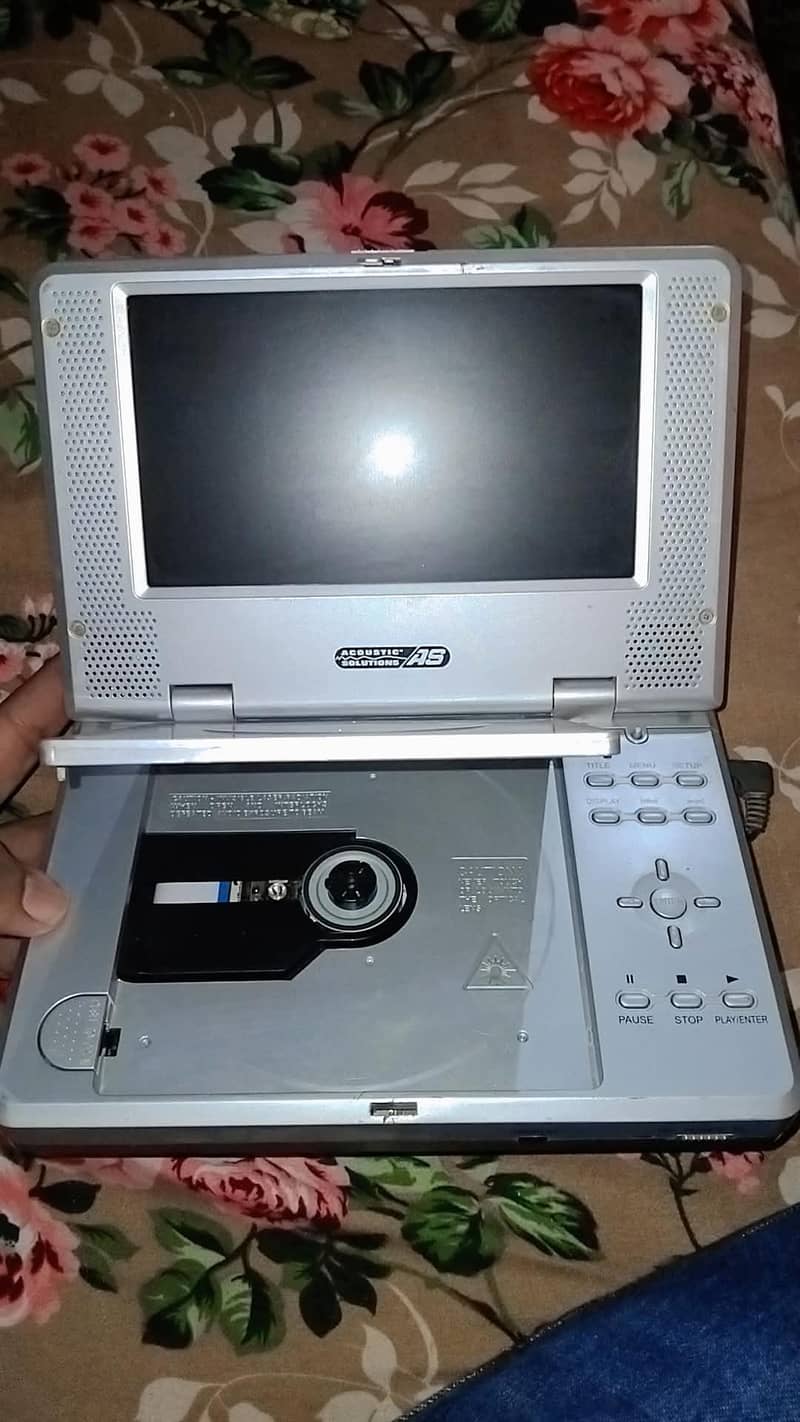 Portable DVD Player 1