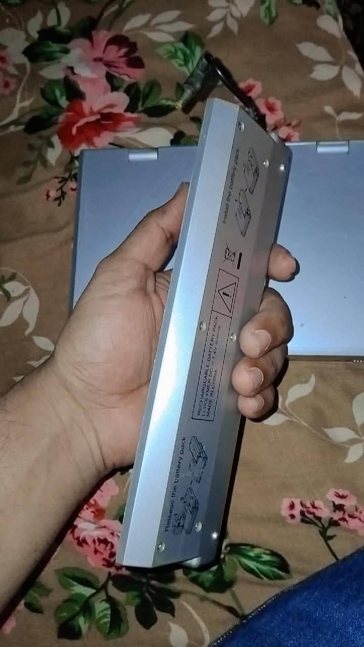 Portable DVD Player 4