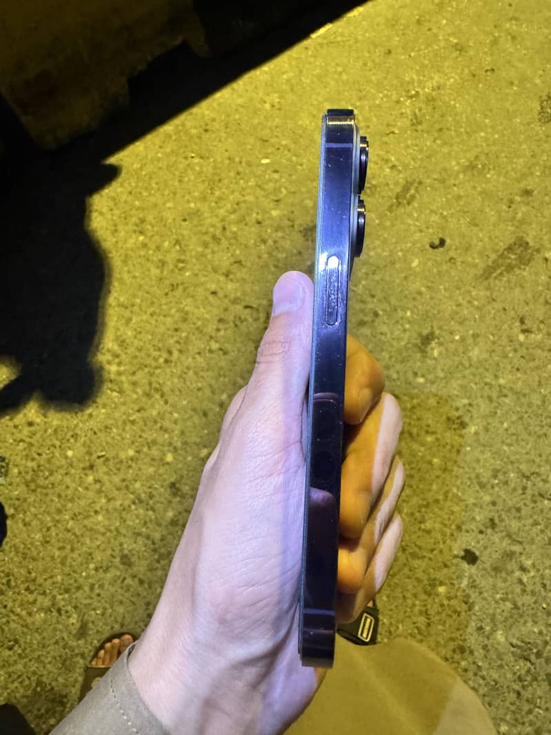 iPhone 14 Pro 4