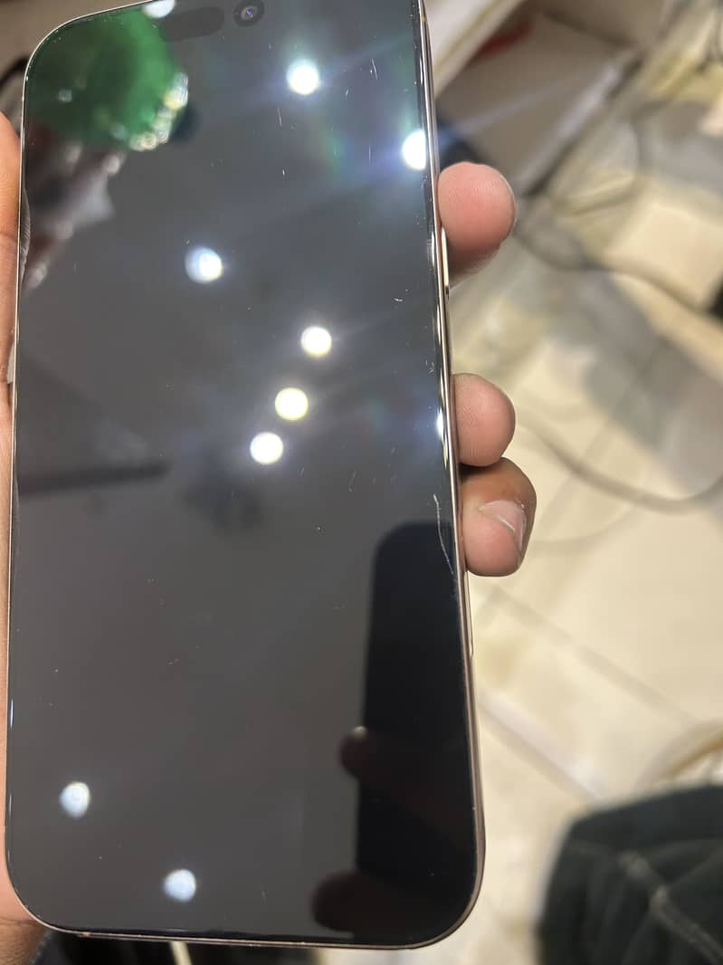 Apple iPhone 16 Pro Max 0