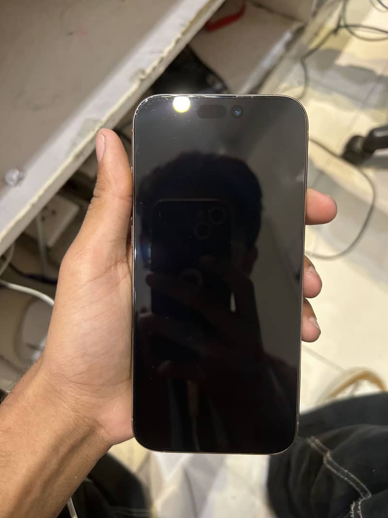 Apple iPhone 16 Pro Max 8