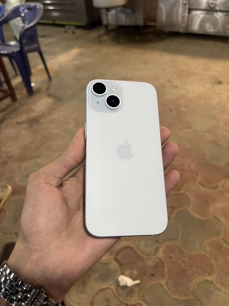 iPhone 15 (10/10 condition) 2