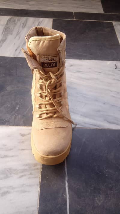 Delta shoes