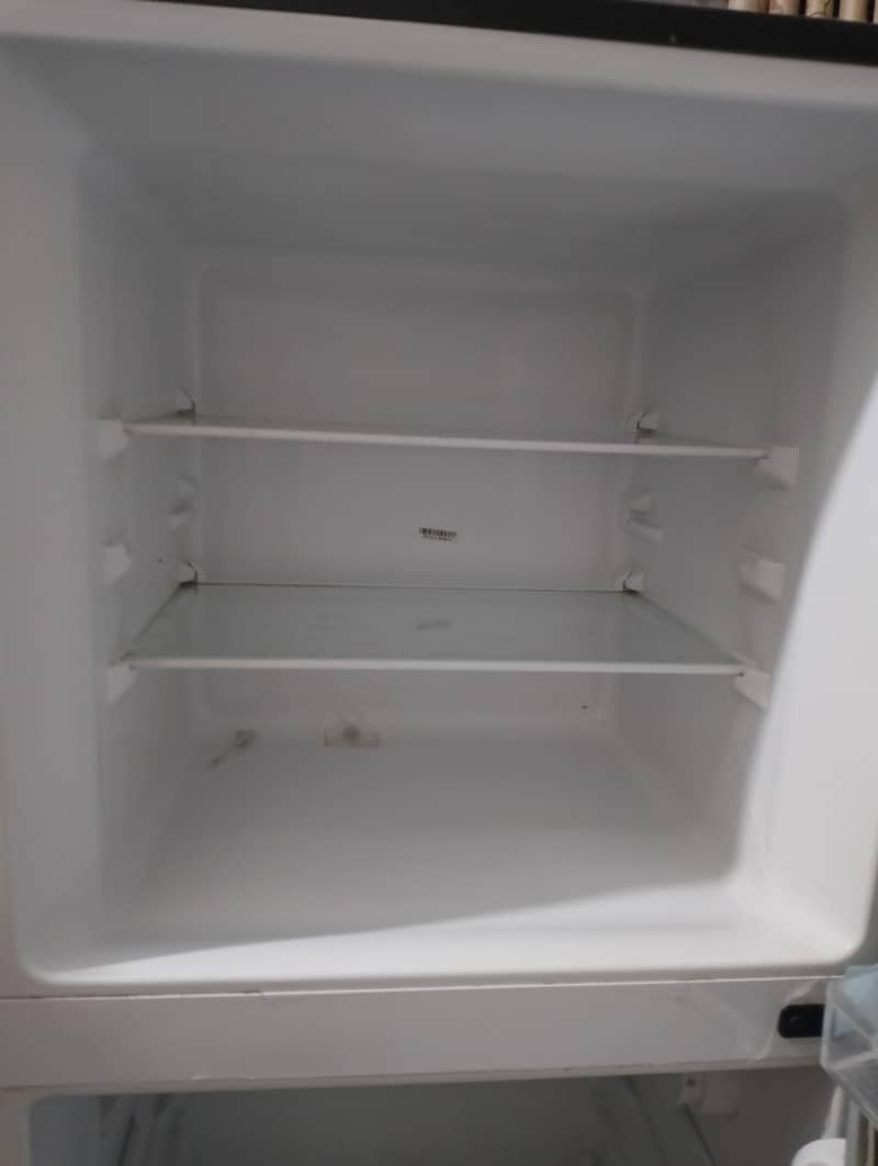 refrigerator 0