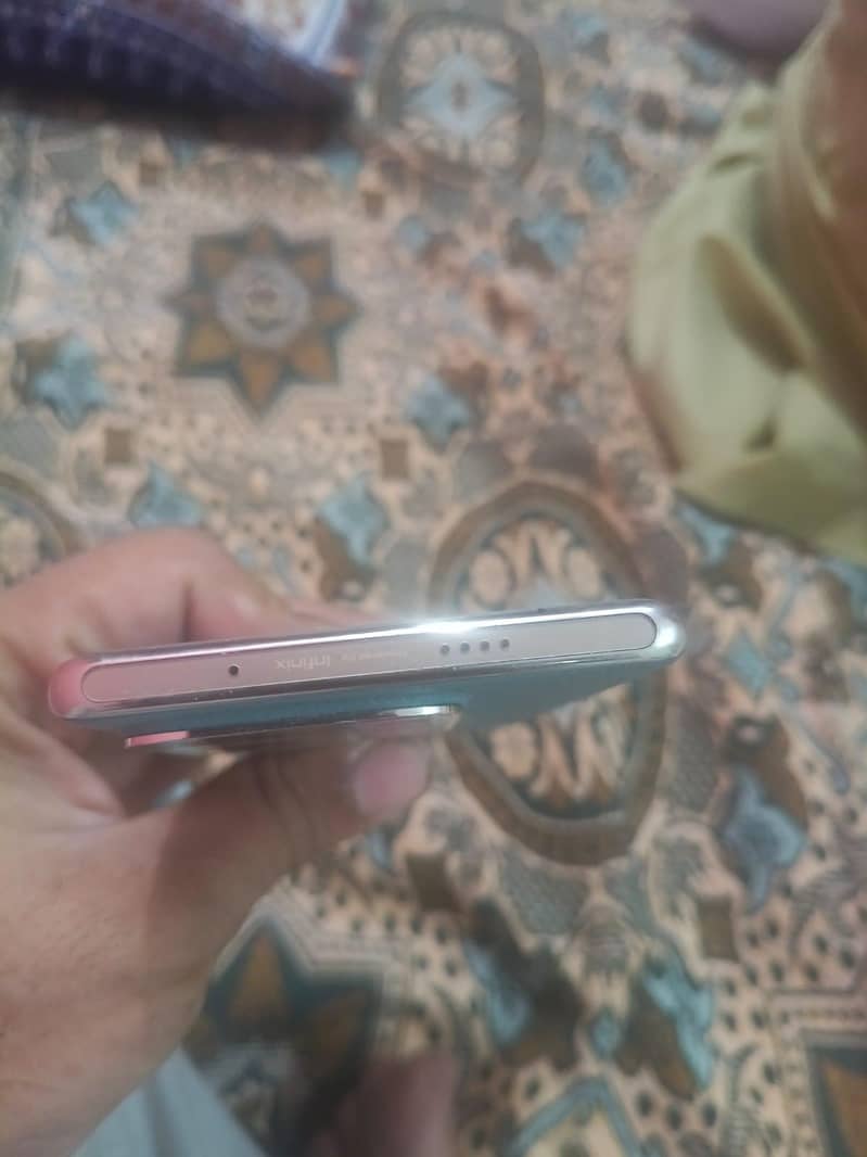 Infinix Zero 30 7
