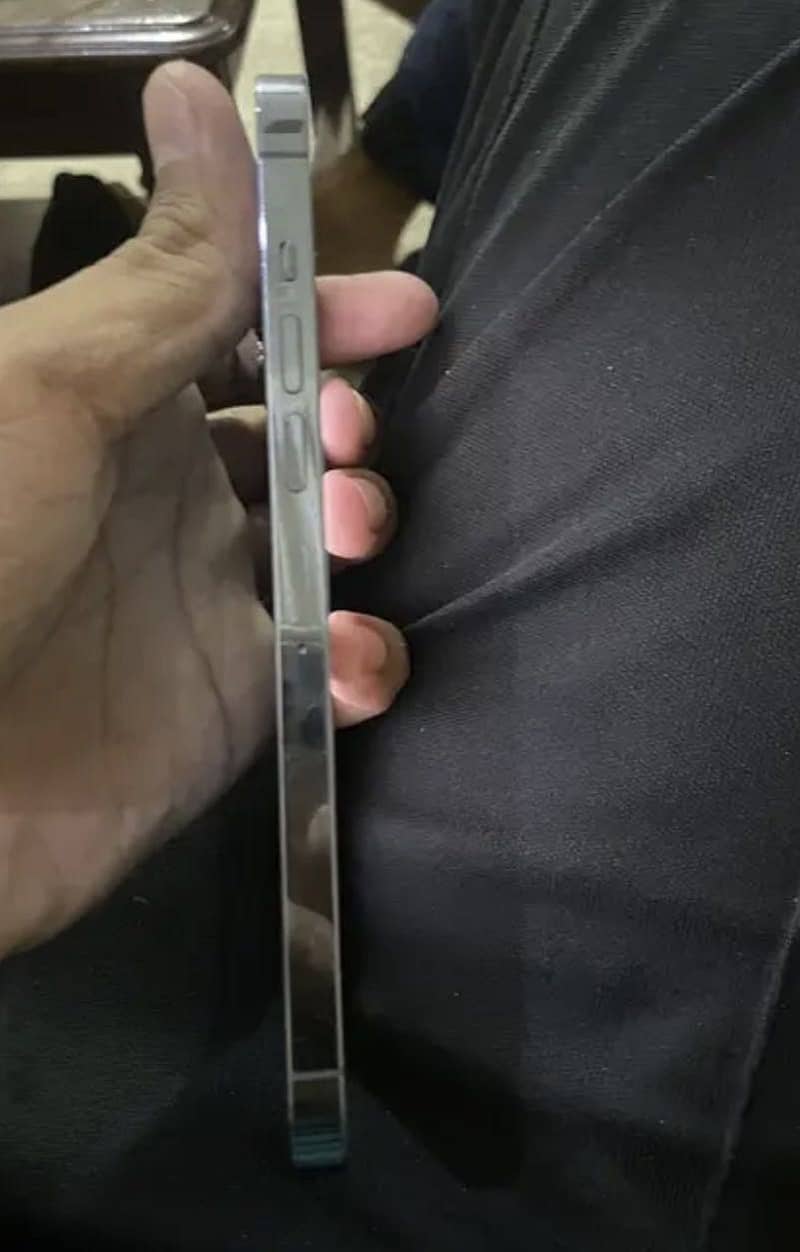 Apple iPhone 13 Pro 2