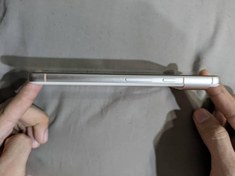 Google Pixel 8 3