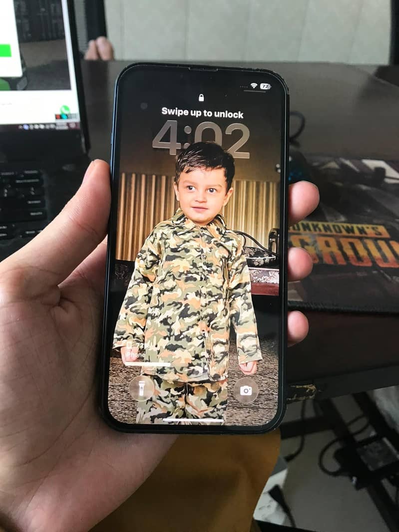 Apple iPhone 13 5