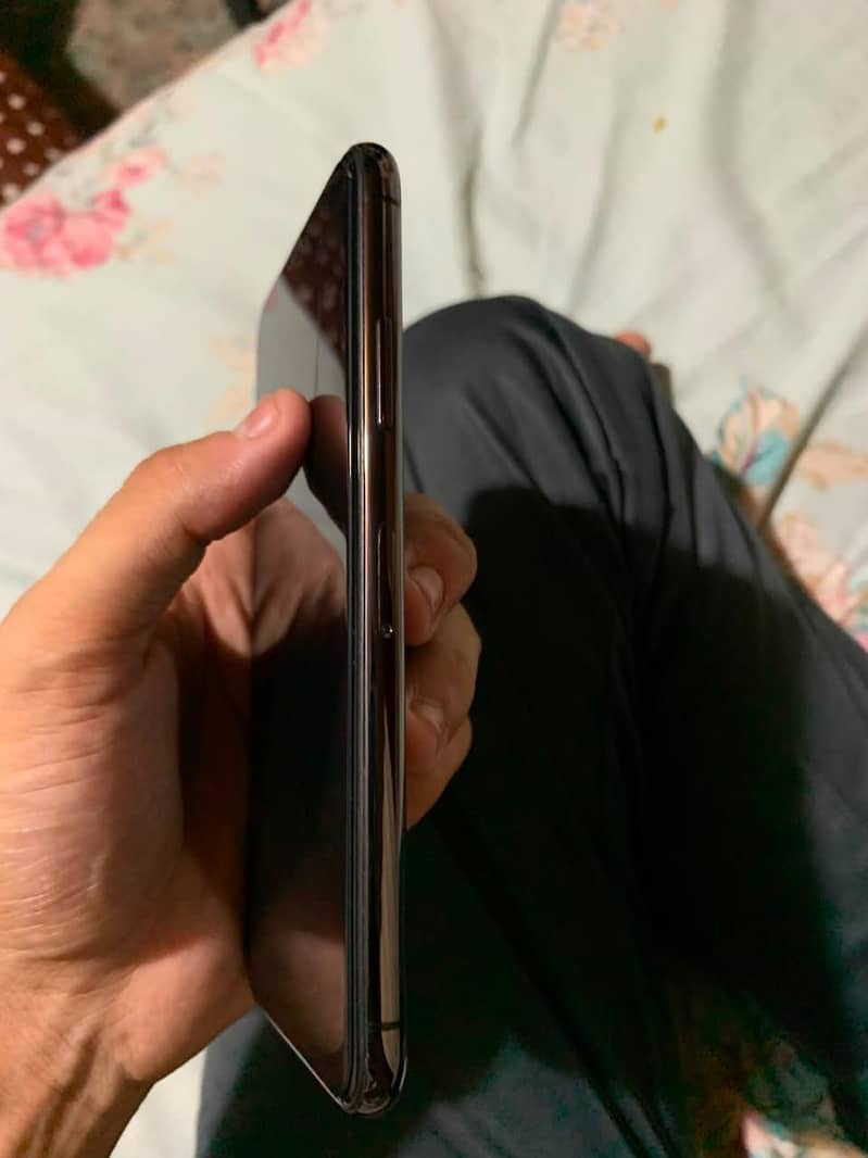 Apple iPhone X 2