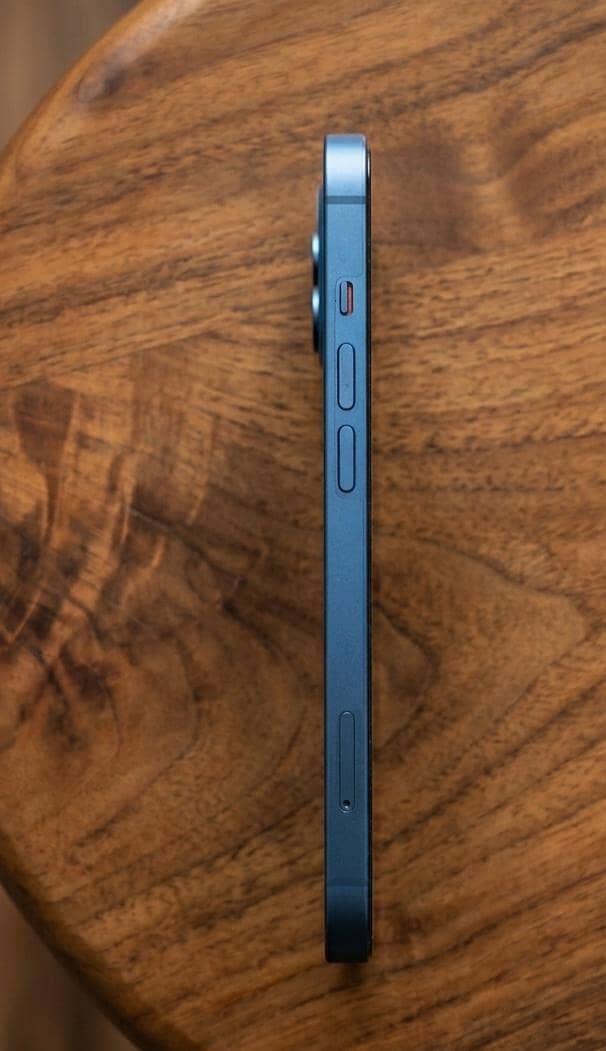 Apple iPhone 13 2